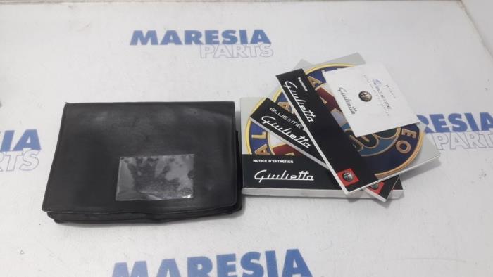 Używane Instrukcja Alfa Romeo Giulietta (940) 1.6 JTDm 16V Cena € 25,00 Procedura marży oferowane przez Maresia Parts