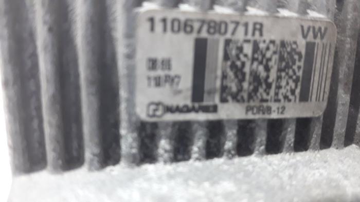 Glow plug relay from a Renault Master IV (EV/HV/UV/VA/VB/VD/VF/VG/VJ) 2.3 dCi 135 16V FWD 2015