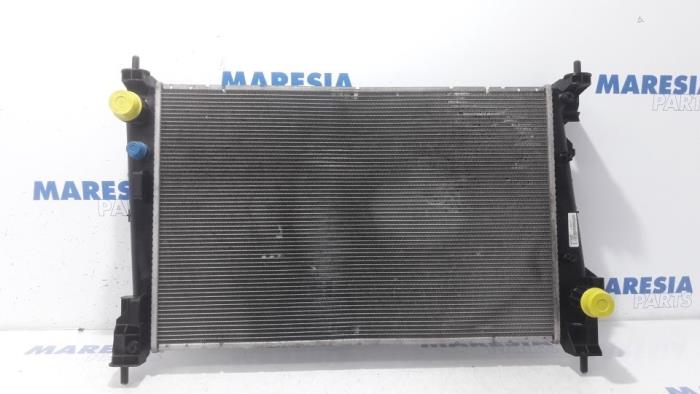 Usagé Radiateur Alfa Romeo Giulietta (940) 1.6 JTDm 16V Prix € 40,00 Règlement à la marge proposé par Maresia Parts