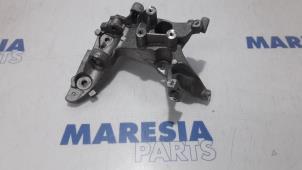 Used Alternator upper bracket Peugeot Partner (GC/GF/GG/GJ/GK) 1.6 HDI 75 Phase 1 Price € 25,00 Margin scheme offered by Maresia Parts