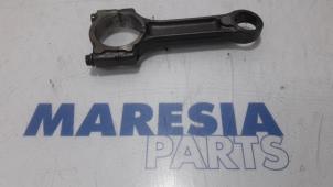 Used Connecting rod Renault Kangoo Express (FC) 1.5 dCi 80 Price € 30,00 Margin scheme offered by Maresia Parts