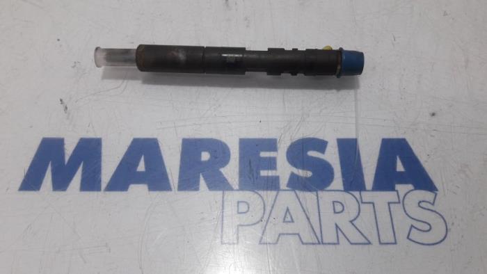 Usagé Injecteurs Renault Kangoo Express (FC) 1.5 dCi 80 Prix € 105,00 Règlement à la marge proposé par Maresia Parts