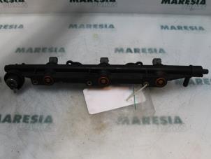 Used Fuel injector nozzle Renault Espace (JE) 3.0i V6 24V Price € 65,00 Margin scheme offered by Maresia Parts
