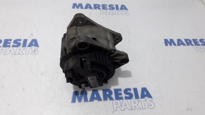 Begagnade Dynamo Renault Kangoo Express (FC) 1.5 dCi 80 Pris € 50,00 Marginaltabell erbjuds av Maresia Parts
