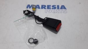 Used Front seatbelt buckle, right Peugeot 208 I (CA/CC/CK/CL) 1.0 Vti 12V PureTech Price € 50,00 Margin scheme offered by Maresia Parts