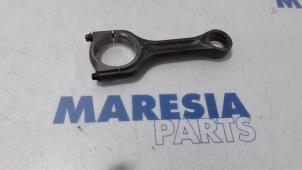Used Connecting rod Peugeot 5008 I (0A/0E) 1.6 HDiF 16V Price € 35,00 Margin scheme offered by Maresia Parts