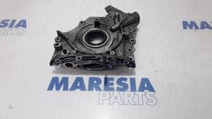 Used Oil pump Peugeot 5008 I (0A/0E) 1.6 HDiF 16V Price € 50,00 Margin scheme offered by Maresia Parts