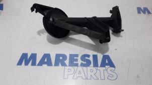 Used Oil suction pipe Peugeot 5008 I (0A/0E) 1.6 HDiF 16V Price € 20,00 Margin scheme offered by Maresia Parts