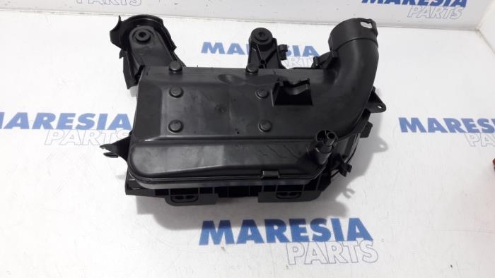 Gebrauchte Luftfiltergehäuse Peugeot 5008 I (0A/0E) 1.6 HDiF 16V Preis € 50,00 Margenregelung angeboten von Maresia Parts