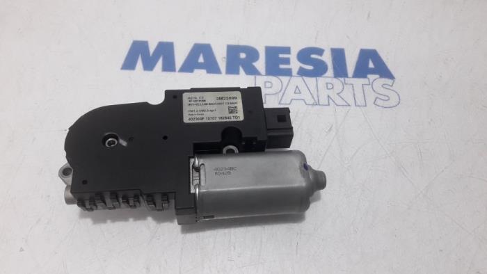 Używane Silnik szyberdachu Peugeot 308 (4A/C) 1.6 16V THP 155 Cena € 105,00 Procedura marży oferowane przez Maresia Parts