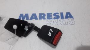 Usagé Insertion ceinture de sécurité arrière gauche Peugeot 308 (4A/C) 1.6 16V THP 155 Prix € 20,00 Règlement à la marge proposé par Maresia Parts