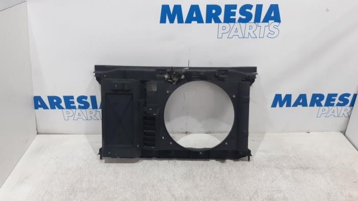 Używane Panel przedni Peugeot 308 (4A/C) 1.6 VTI 16V Cena € 50,00 Procedura marży oferowane przez Maresia Parts
