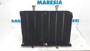 Używane Mata bagaznika Renault Scénic III (JZ) 1.4 16V TCe 130 Cena € 50,00 Procedura marży oferowane przez Maresia Parts