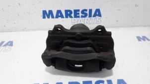 Used Front brake calliper, right Fiat Bravo (198A) 1.4 16V Price € 50,00 Margin scheme offered by Maresia Parts