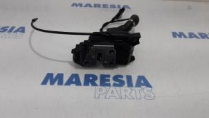 Used Rear door mechanism 4-door, right Renault Scénic III (JZ) 1.4 16V TCe 130 Price € 30,00 Margin scheme offered by Maresia Parts