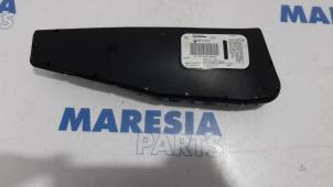 Używane Poduszka powietrzna boczna Renault Scénic III (JZ) 1.4 16V TCe 130 Cena € 105,00 Procedura marży oferowane przez Maresia Parts