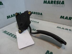 Used Throttle pedal position sensor Renault Megane II Grandtour (KM) 1.5 dCi 100 Price € 35,00 Margin scheme offered by Maresia Parts