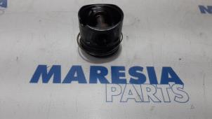 Usagé Piston Citroen Nemo (AA) 1.3 HDi 75 Prix € 60,50 Prix TTC proposé par Maresia Parts