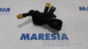 Used Thermostat housing Peugeot 208 I (CA/CC/CK/CL) 1.2 Vti 12V PureTech 82 Price € 20,00 Margin scheme offered by Maresia Parts