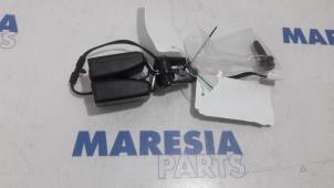 Usagé Insertion ceinture de sécurité arrière gauche Peugeot 508 (8D) 2.0 Hybrid4 16V Prix € 50,00 Règlement à la marge proposé par Maresia Parts