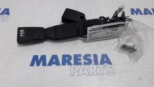 Used Rear seatbelt buckle, right Peugeot 3008 I (0U/HU) 1.6 VTI 16V Price € 50,00 Margin scheme offered by Maresia Parts