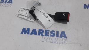 Usagé Insertion ceinture de sécurité arrière gauche Peugeot 308 SW (4E/H) 1.6 HDi 16V FAP Prix € 25,00 Règlement à la marge proposé par Maresia Parts