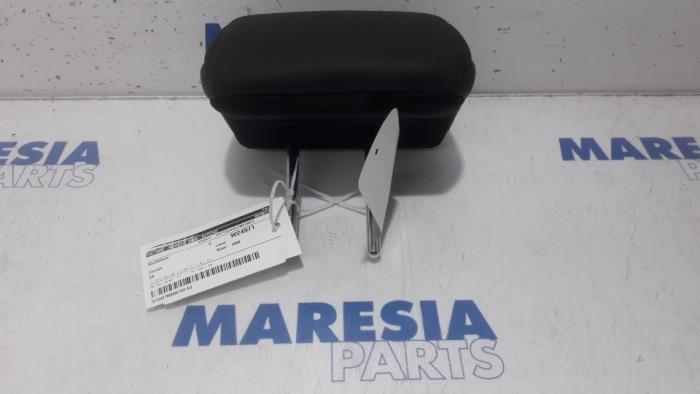 Używane Zaglówek Citroen C6 (TD) 2.7 HDiF V6 24V Cena € 75,00 Procedura marży oferowane przez Maresia Parts