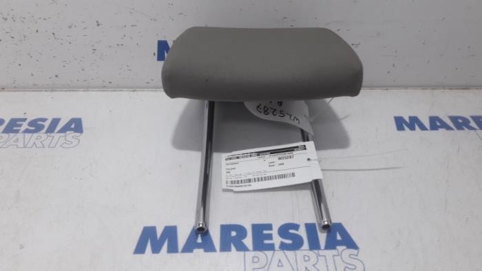Używane Zaglówek Peugeot 308 (4A/C) 1.6 16V THP 150 Cena € 50,00 Procedura marży oferowane przez Maresia Parts
