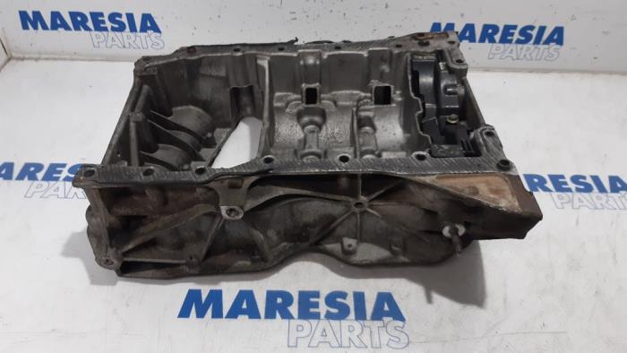 Gebrauchte Ölwanne Renault Trafic New (FL) 2.0 dCi 16V 115 Preis € 158,81 Mit Mehrwertsteuer angeboten von Maresia Parts