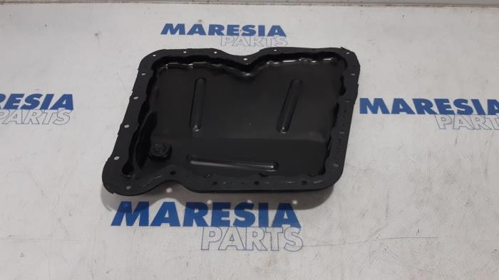 Sump from a Renault Trafic New (FL) 2.0 dCi 16V 115 2011
