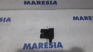 Used Tailgate lock mechanism Peugeot 207 SW (WE/WU) 1.6 16V Price € 25,00 Margin scheme offered by Maresia Parts