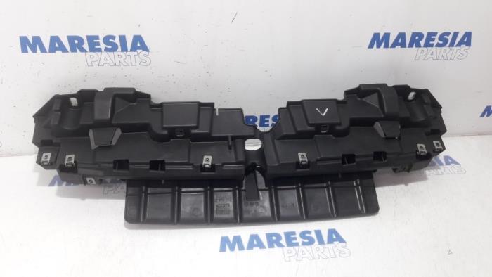 Begagnade Front Fiat Punto Evo (199) 1.3 JTD Multijet 85 16V Euro 5 Pris € 25,00 Marginaltabell erbjuds av Maresia Parts