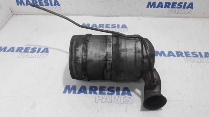 Particulate filter from a Peugeot 5008 I (0A/0E) 1.6 HDiF 16V 2010