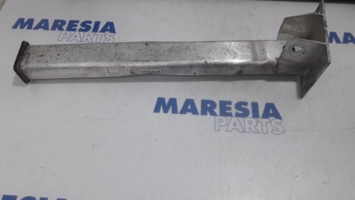 Usados Subchasis Peugeot 5008 I (0A/0E) 1.6 HDiF 16V Precio € 25,00 Norma de margen ofrecido por Maresia Parts