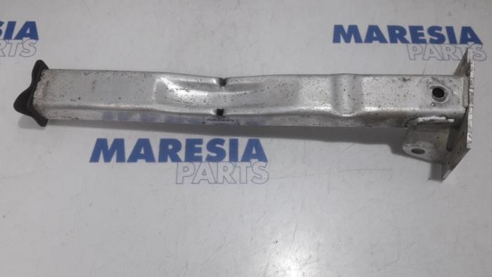 Usados Subchasis Peugeot 5008 I (0A/0E) 1.6 HDiF 16V Precio € 25,00 Norma de margen ofrecido por Maresia Parts
