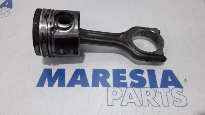 Used Piston Citroen Jumpy (G9) 1.6 HDI Price € 90,75 Inclusive VAT offered by Maresia Parts