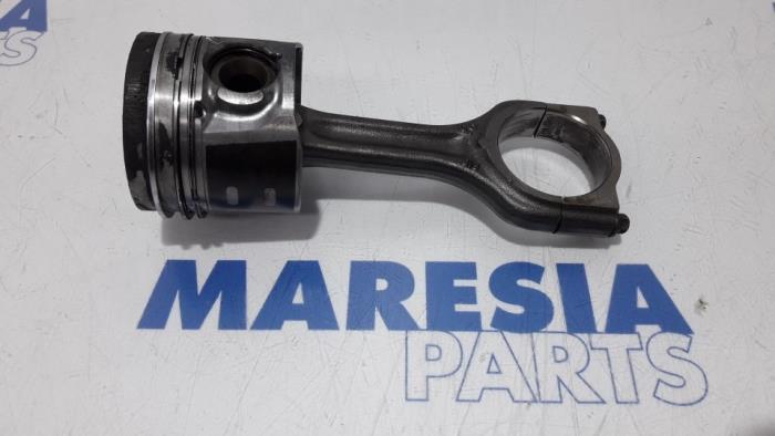 Used Piston Citroen Jumpy (G9) 1.6 HDI Price € 90,75 Inclusive VAT offered by Maresia Parts