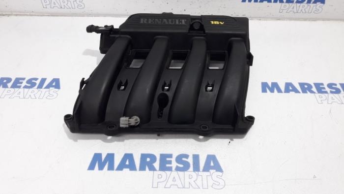 Używane Kolektor dolotowy Renault Megane (BA) 1.4 16V Cena € 40,00 Procedura marży oferowane przez Maresia Parts