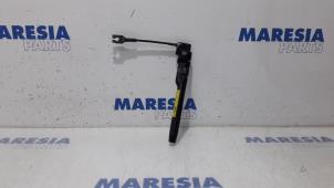Used Seatbelt tensioner, right Peugeot 5008 I (0A/0E) 1.6 HDiF 16V Price € 39,00 Margin scheme offered by Maresia Parts