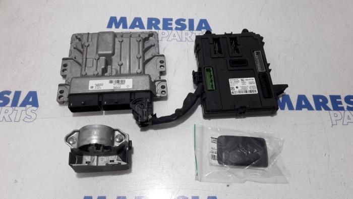 Used Engine management computer Renault Kadjar (RFEH) 1.5 dCi DPF Price € 367,50 Margin scheme offered by Maresia Parts