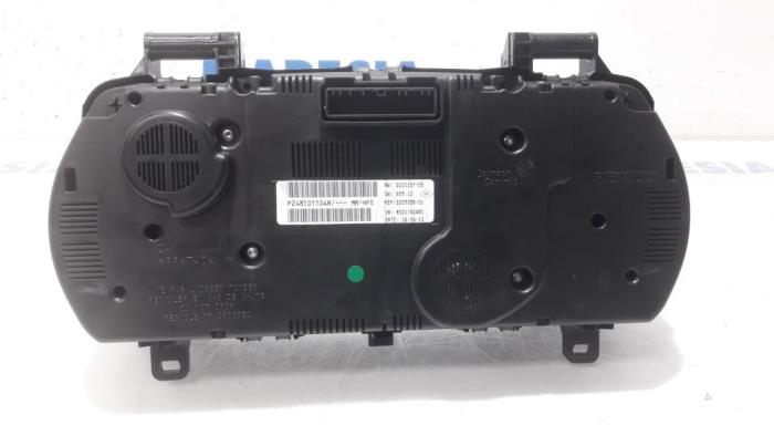 Instrument panel from a Renault Kadjar (RFEH) 1.5 dCi DPF 2015