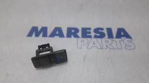 Używane Zlacze AUX/USB Fiat 500 (312) 1.2 69 Cena € 25,00 Procedura marży oferowane przez Maresia Parts