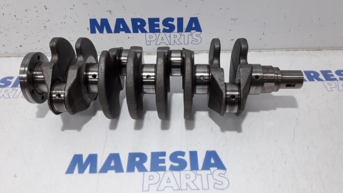 Używane Wal korbowy Citroen Jumpy (G9) 1.6 HDI Cena € 120,94 Z VAT oferowane przez Maresia Parts