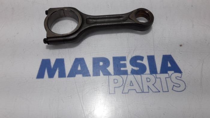 Usagé Bielle Citroen Jumpy (G9) 1.6 HDI Prix € 48,40 Prix TTC proposé par Maresia Parts