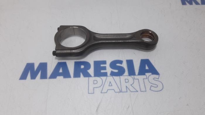Gebrauchte Pleuelstange Peugeot 208 I (CA/CC/CK/CL) 1.6 Blue HDi 100 Preis € 40,00 Margenregelung angeboten von Maresia Parts