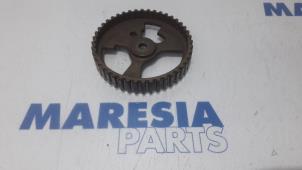 Used Camshaft sprocket Peugeot 208 I (CA/CC/CK/CL) 1.6 Blue HDi 100 Price € 20,00 Margin scheme offered by Maresia Parts