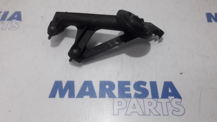 Gebrauchte Öl Ansaugrohr Peugeot 208 I (CA/CC/CK/CL) 1.6 Blue HDi 100 Preis € 20,00 Margenregelung angeboten von Maresia Parts