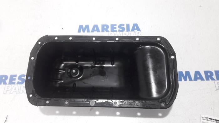 Usagé Couvercle carter Peugeot 208 I (CA/CC/CK/CL) 1.6 Blue HDi 100 Prix € 29,99 Règlement à la marge proposé par Maresia Parts