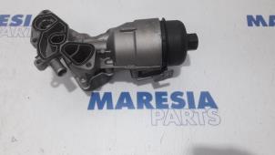 Usados Soporte de filtro de aceite Peugeot 208 I (CA/CC/CK/CL) 1.6 Blue HDi 100 Precio € 75,00 Norma de margen ofrecido por Maresia Parts