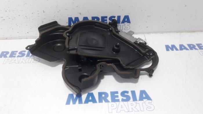 Usagé Couvercle de distribution Peugeot 208 I (CA/CC/CK/CL) 1.6 Blue HDi 100 Prix € 40,00 Règlement à la marge proposé par Maresia Parts